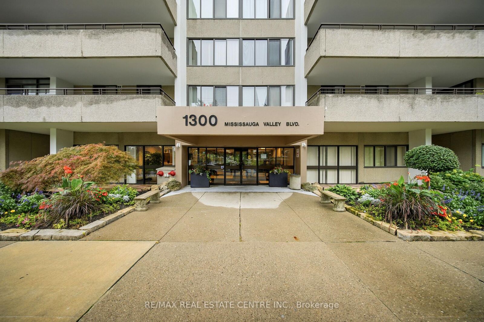 Property Photo:  1300 Mississauga Valley Boulevard 511  ON L5A 3S8 
