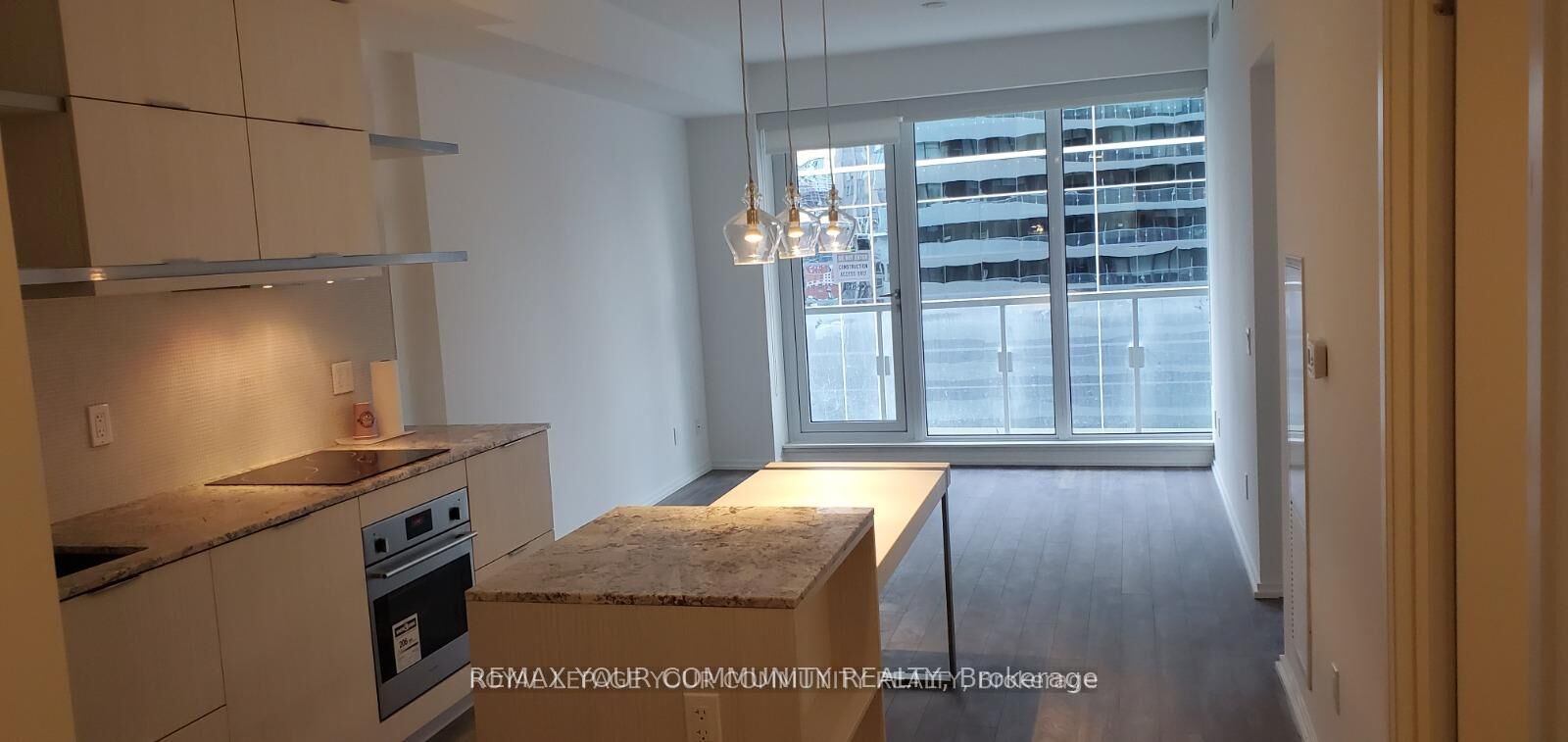 Property Photo:  197 Yonge Street 1607  ON M5B 0C1 