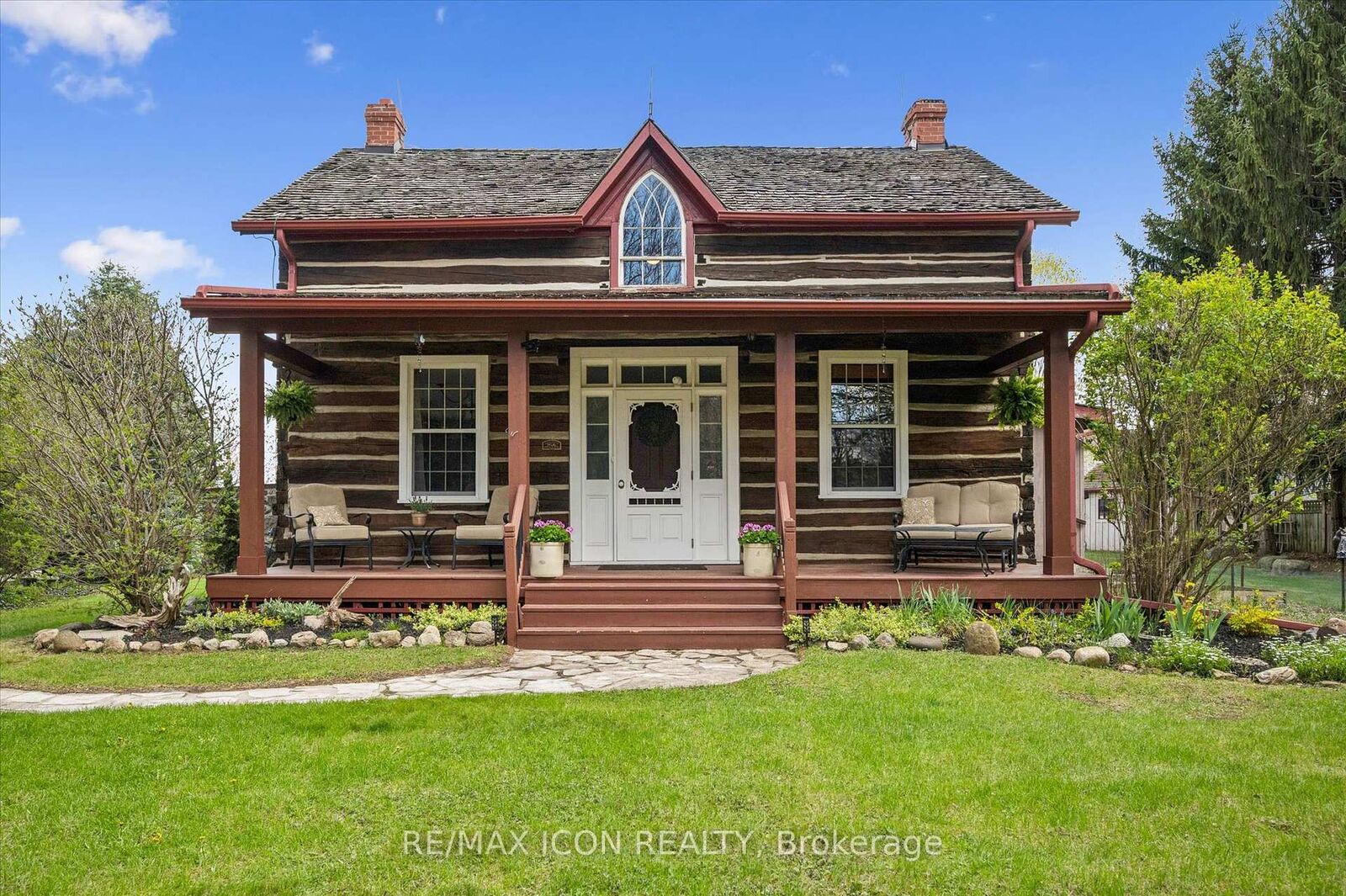 Property Photo:  630 Robert Ferrie Drive  ON N2P 2R4 