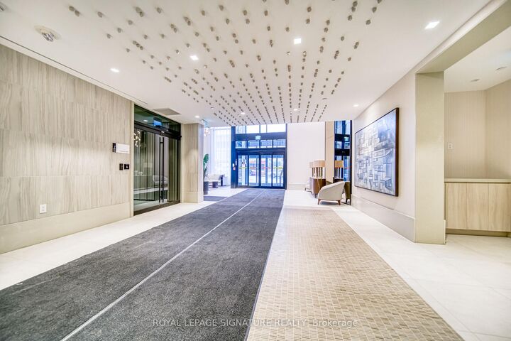 Property Photo:  2020 Bathurst Street 807  ON M5P 0A6 