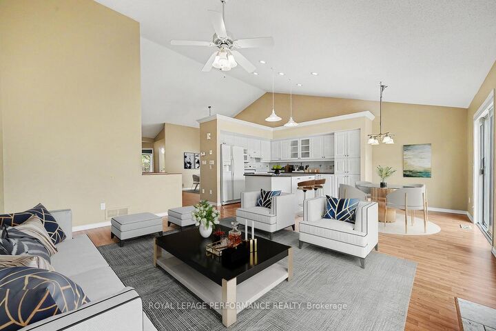 Photo de la propriété:  19 Settlers Ridge Way  ON K2J 4V3 
