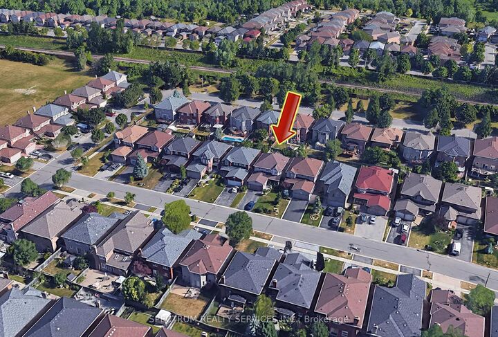 Property Photo:  22 Lanterna Crescent Bsmt  ON L4H 1B8 