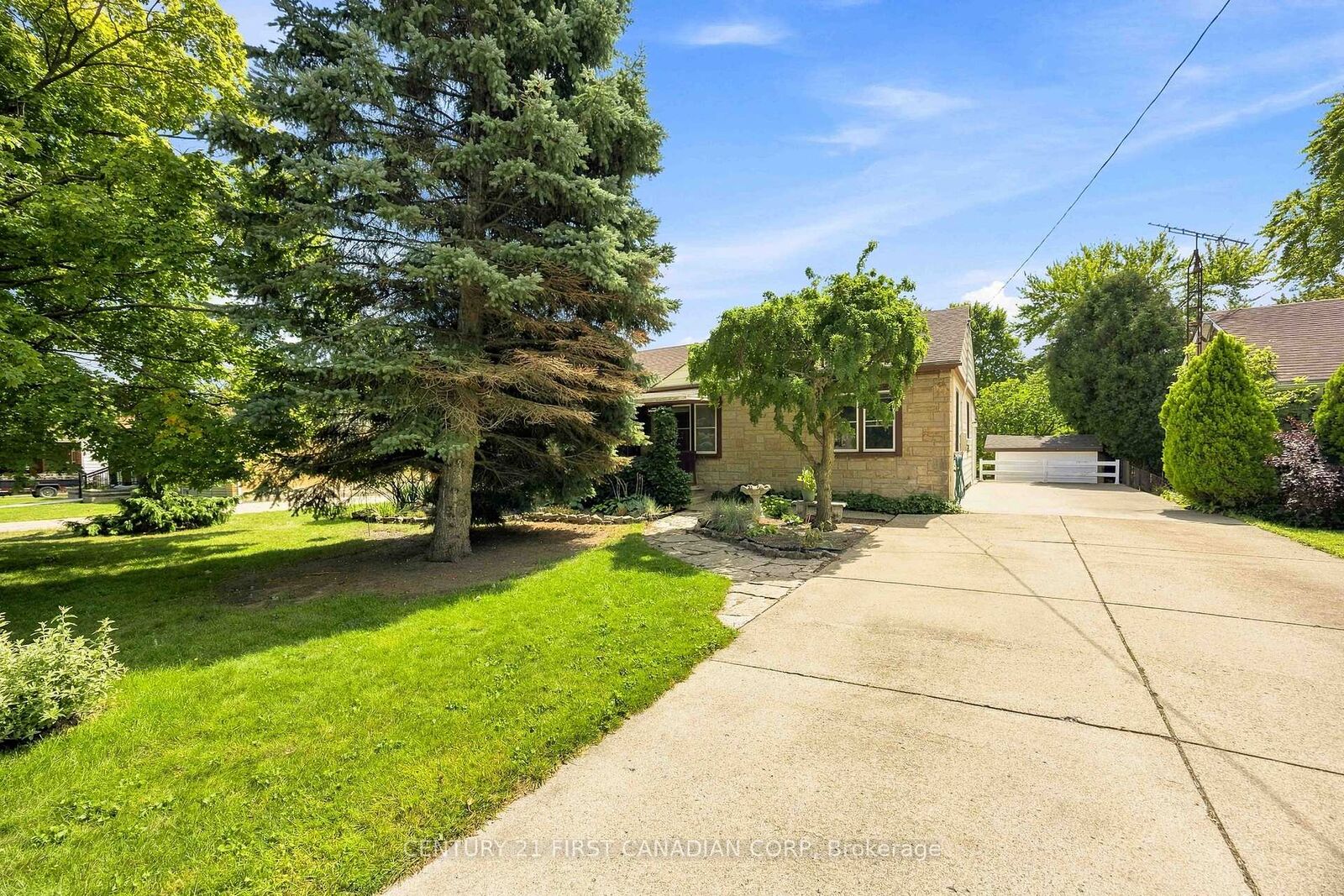 Property Photo:  1027 London Road  ON N7S 1N9 