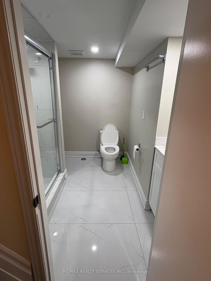 Property Photo:  60 Newbridge Crescent Basement  ON L6S 4B3 