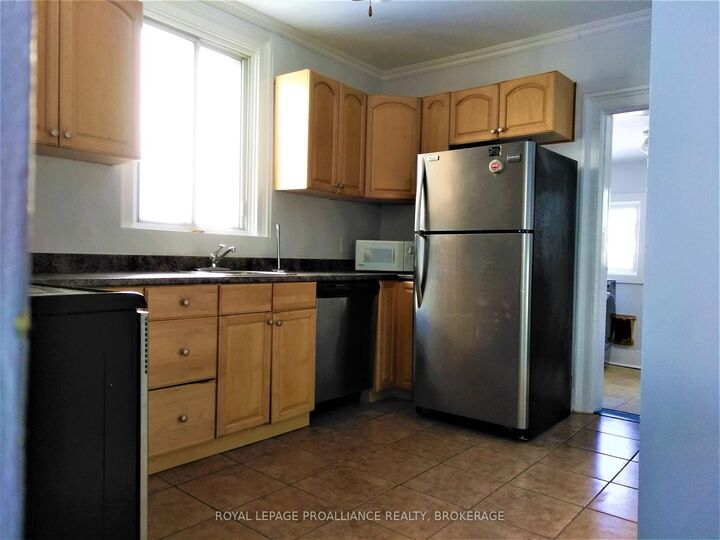 Property Photo:  635 Victoria Street  ON K7K 4S3 