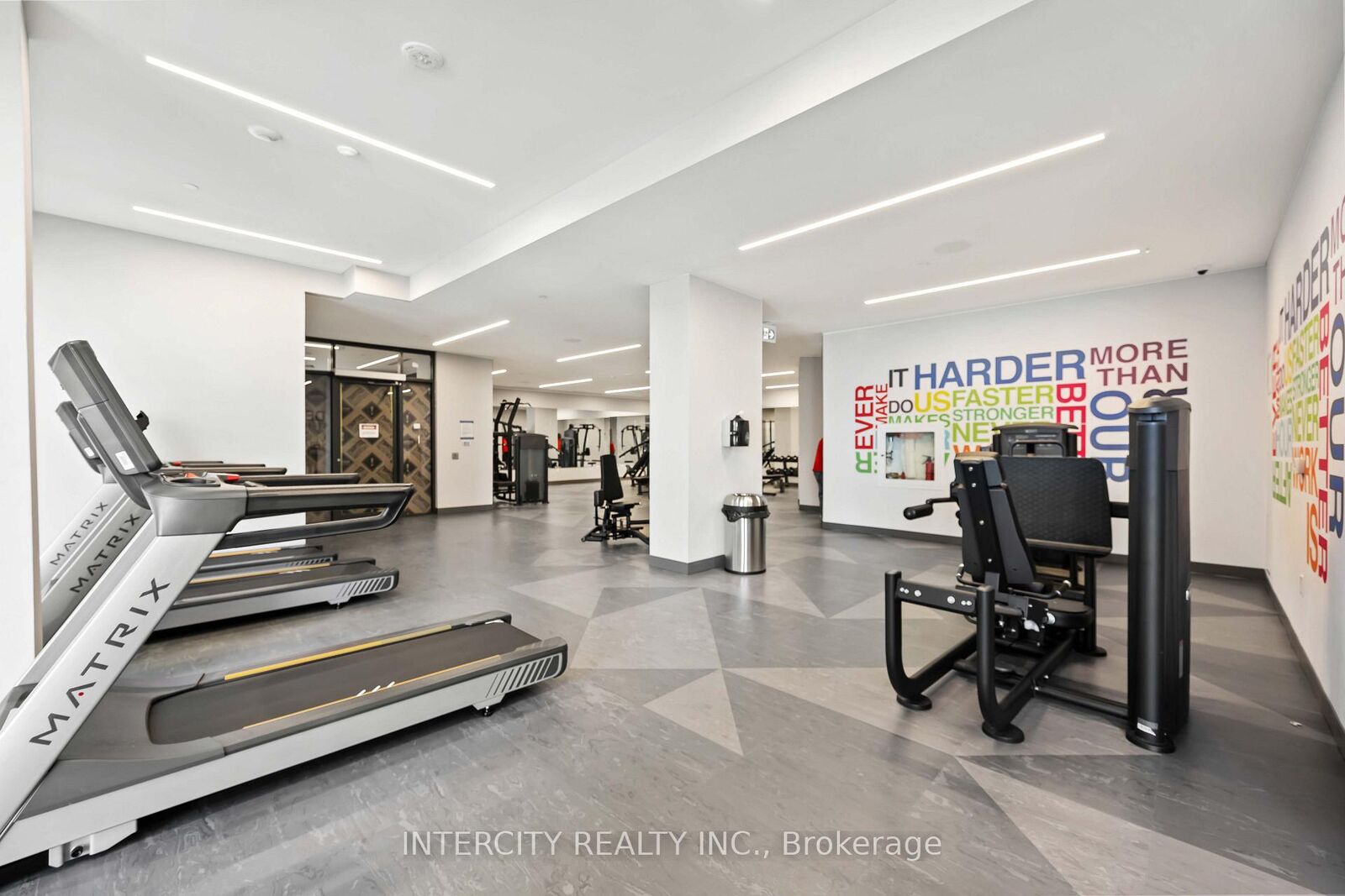 Property Photo:  9000 Jane Street 523  ON L4K 2M9 