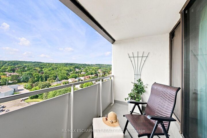 Property Photo:  2055 Upper Middle Road 1507  ON L7P 3P4 