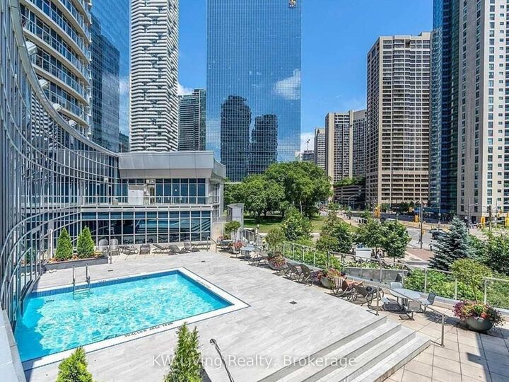 Property Photo:  208 Queens Quay W 2111  ON M5J 2Y5 