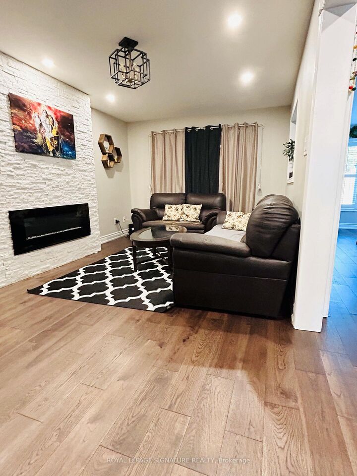 Property Photo:  2951 Kingsway Drive Upper  ON L6J 6V1 