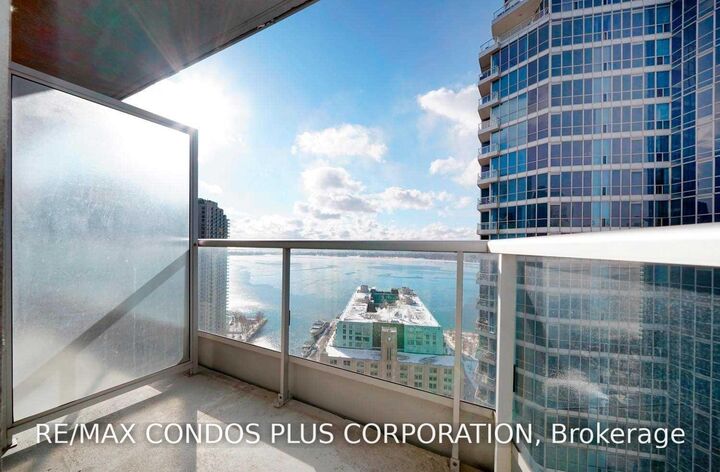 Property Photo:  8 York Street 2912  ON M5J 2Y2 