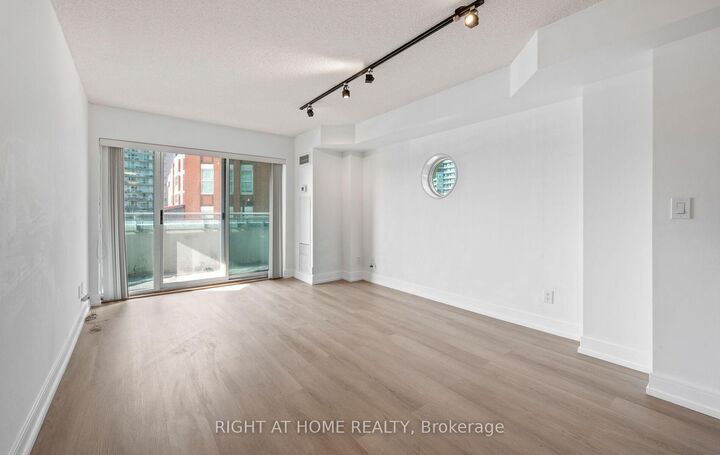 Property Photo:  600 Queens Quay W 219  ON M5V 3M3 