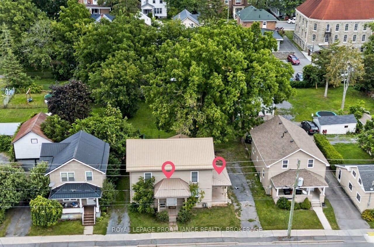 Property Photo: 167-169 Centre Street N ON K7R 1N6