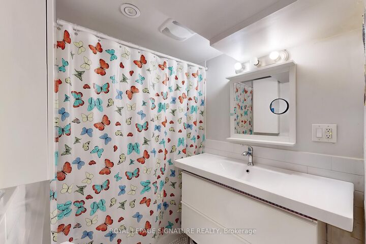 Property Photo:  553 Euclid Avenue Lower  ON M6G 2T3 
