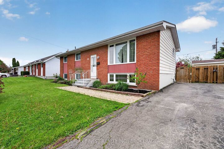 Property Photo:  14 Chesterfield Drive  ON K7N 1M2 