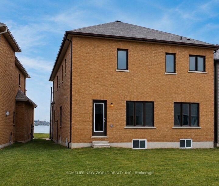 Property Photo:  10 Ken Davie Gate Upper 2 Floors  ON L4P 0J5 