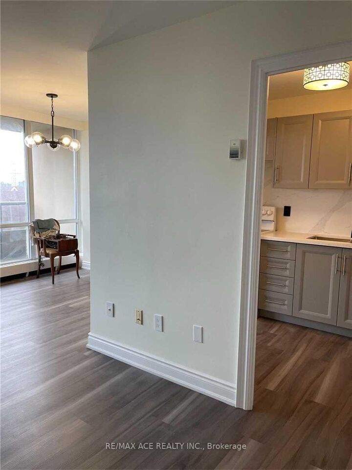 Property Photo:  31 Four Winds Drive 514  ON M3J 1K9 