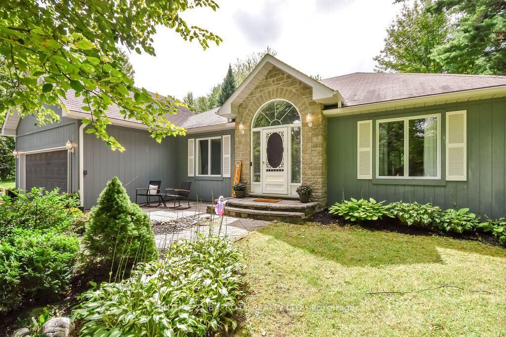 Property Photo:  