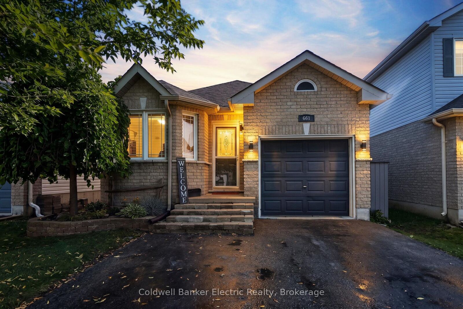 Property Photo:  661 Clancy Crescent  ON K9K 2S3 