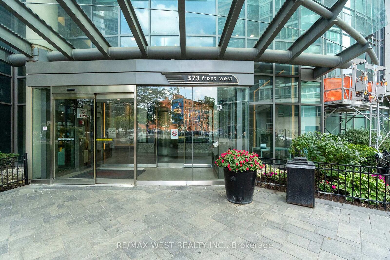 Property Photo:  373 Front Street 2509  ON M5V 3R7 