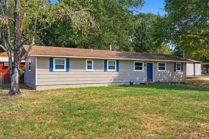 Property Photo:  116983 S 4205 Road  OK 74432 