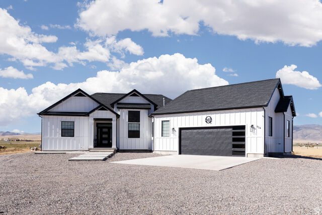 Property Photo: 904 S 570 W UT 84754