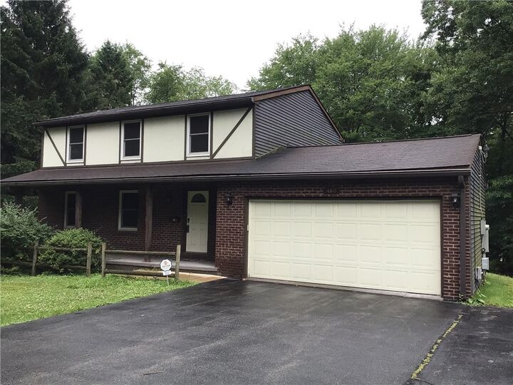 Property Photo:  450 Greenwood Dr  PA 16148 