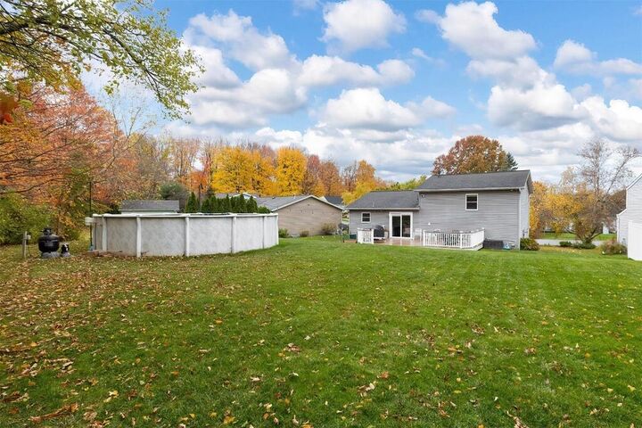 Property Photo:  4041 Calico Dr  PA 16506 