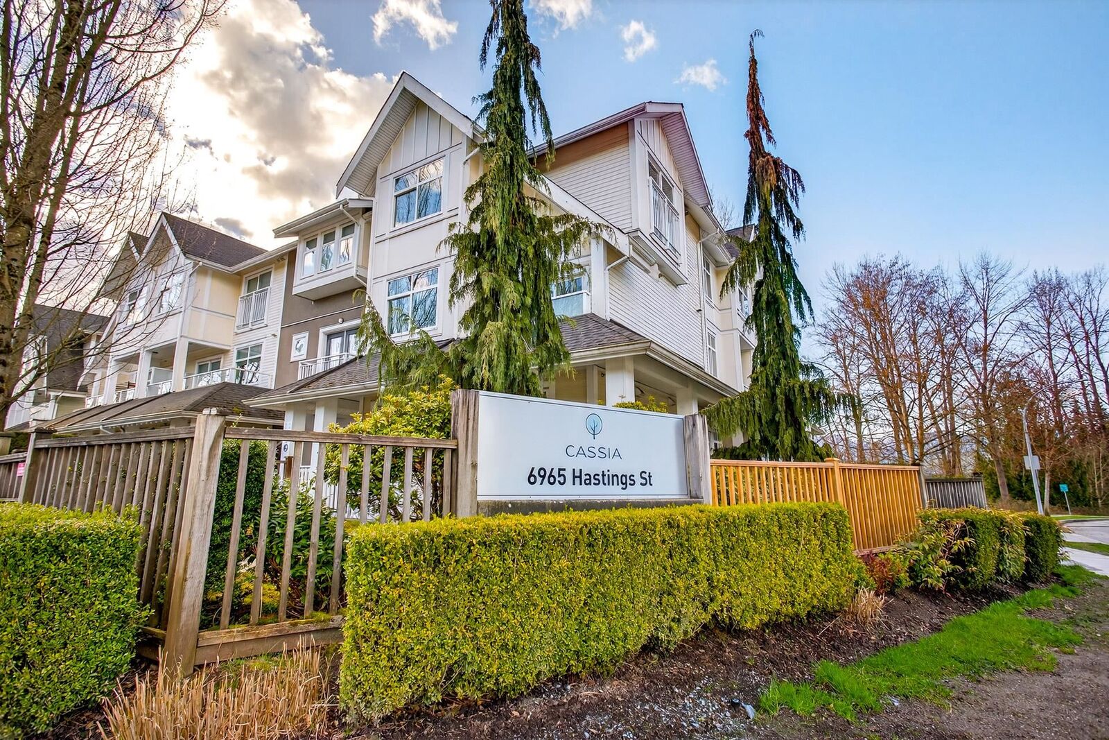 Property Photo:  6965 Hastings Street 8  BC V5B 1S9 