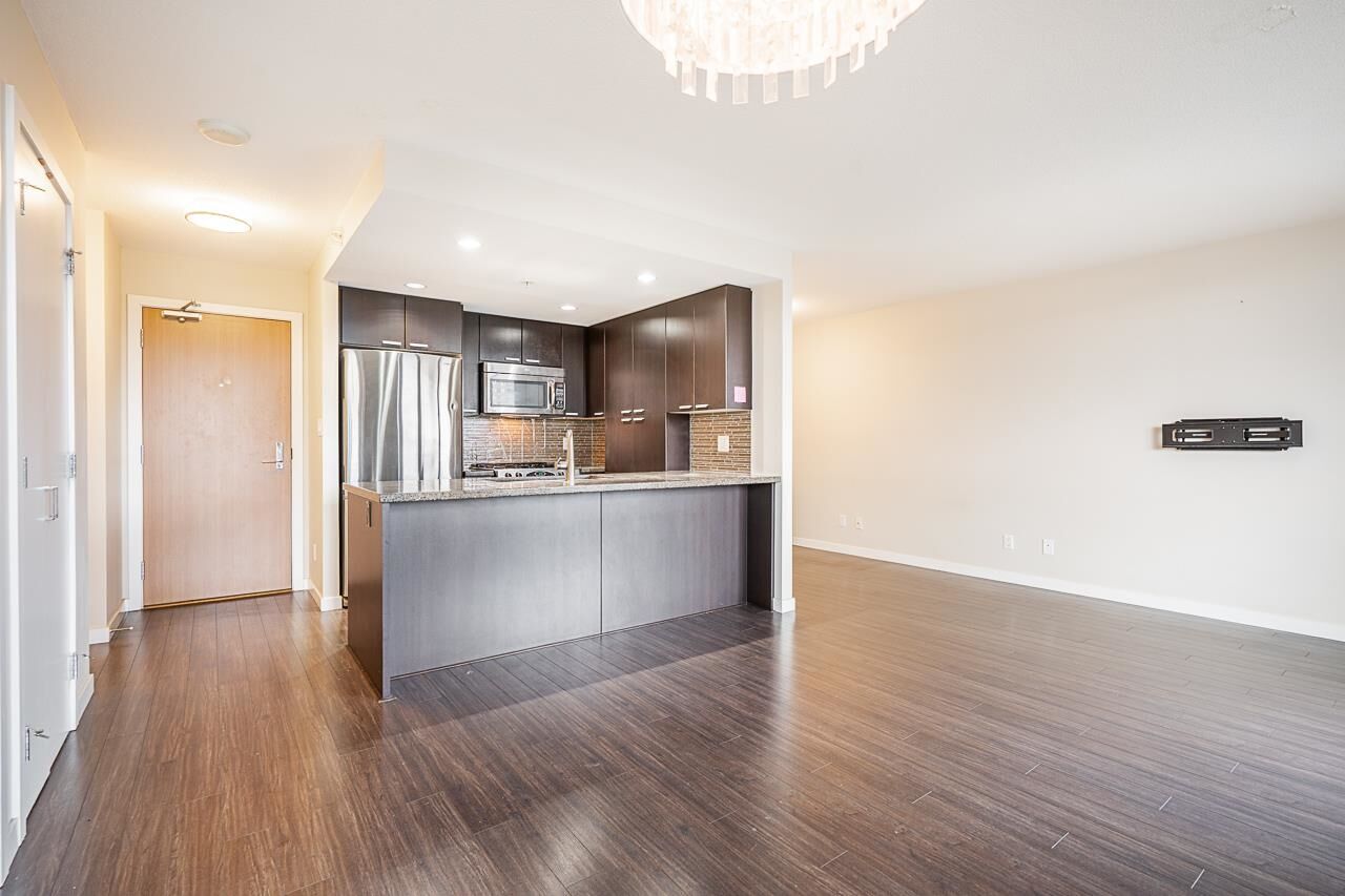 Property Photo:  2232 Douglas Road 1705  BC V5C 0G9 