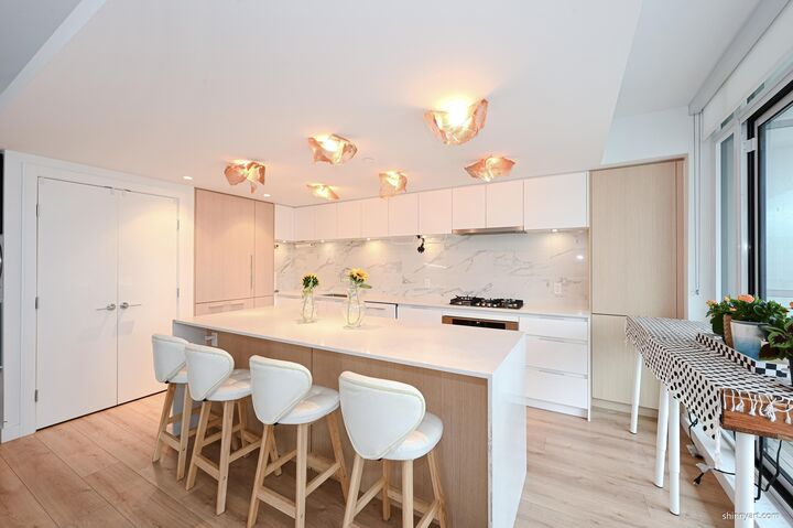 Property Photo:  1500 Fern Street 606  BC V7J 0E6 
