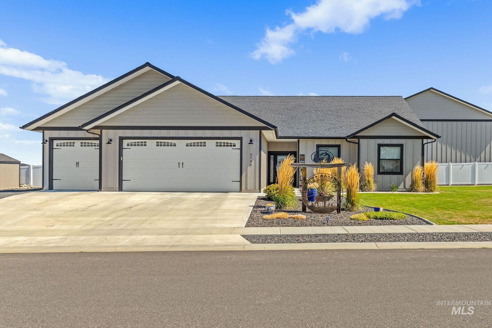 Property Photo:  3745 Skyview Drive  ID 83501 