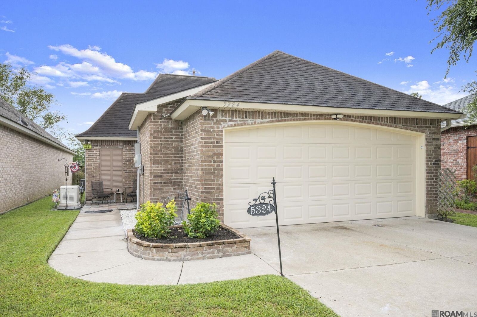 Property Photo:  5324 Courtyard Dr  LA 70737 