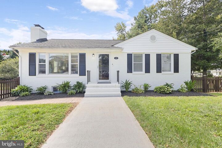 Property Photo:  122 Elizabeth Street  VA 22701 