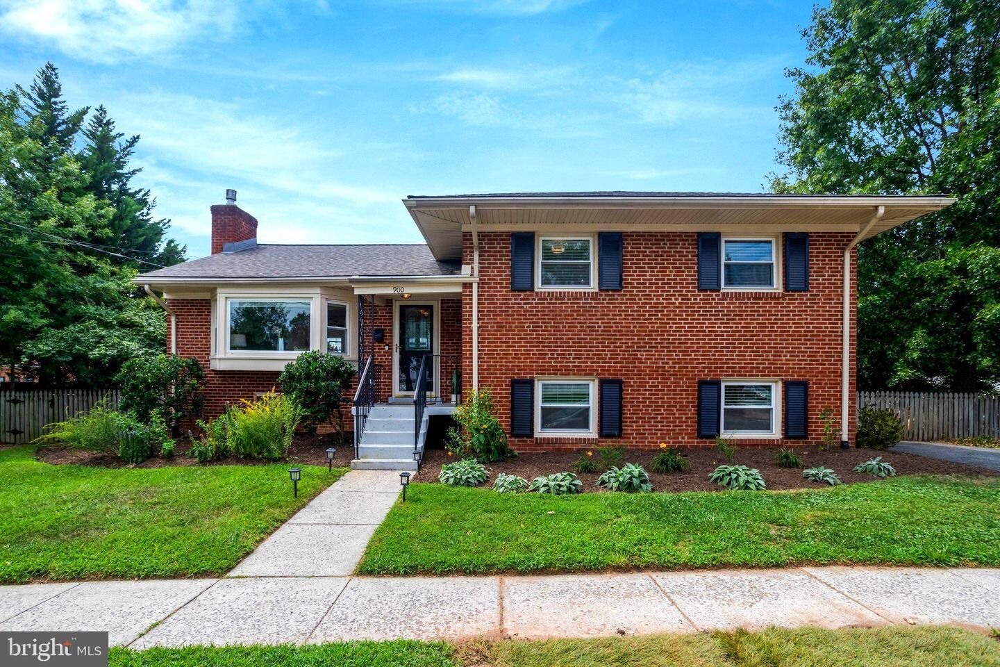 Property Photo:  900 S Utah Street  VA 22204 