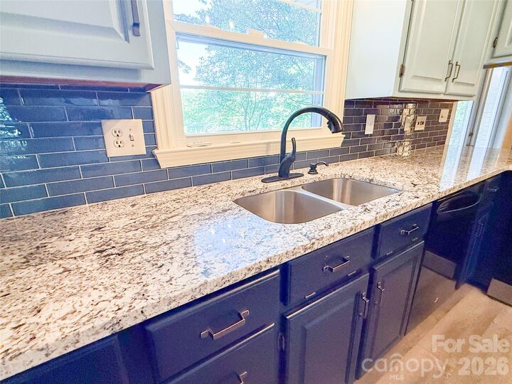Property Photo:  316 Hudson Drive  NC 28075 