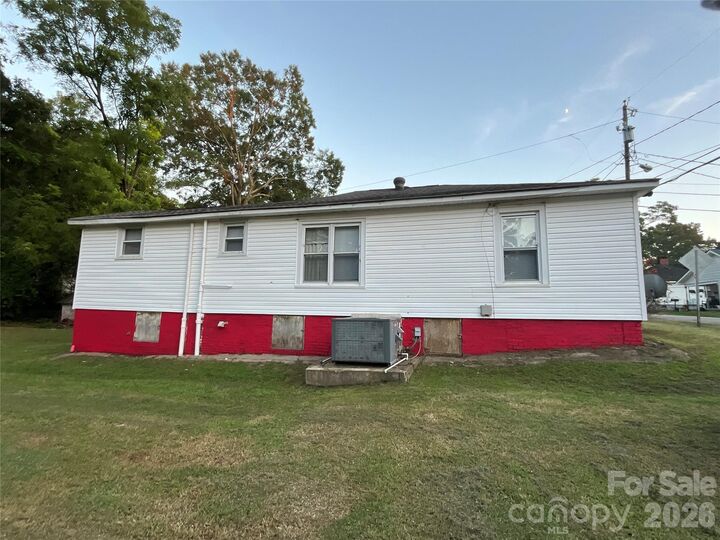 Property Photo: 900 Alma Avenue NC 28081