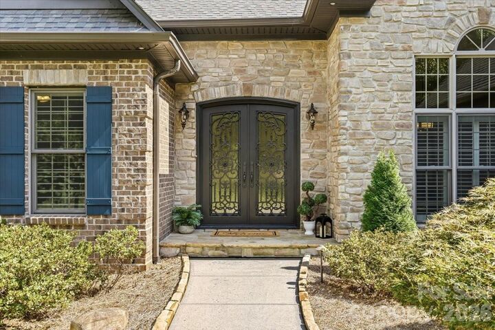 Property Photo: 7832 Chapel Creek Drive NC 28037