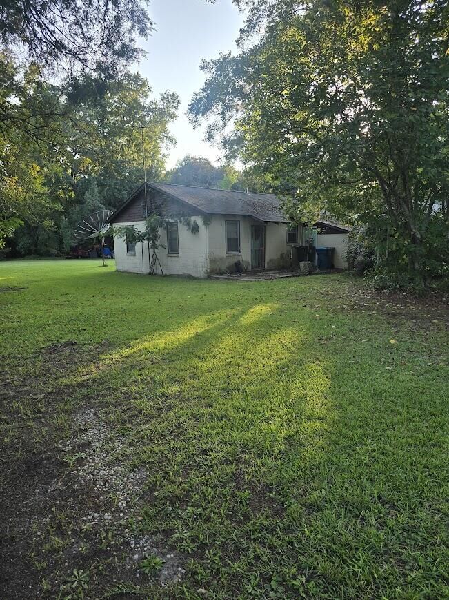 Property Photo:  608 E Richardson Avenue  SC 29485 