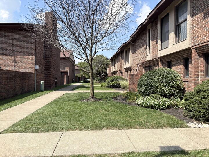 Property Photo: 2802 Churchill Drive OH 43221