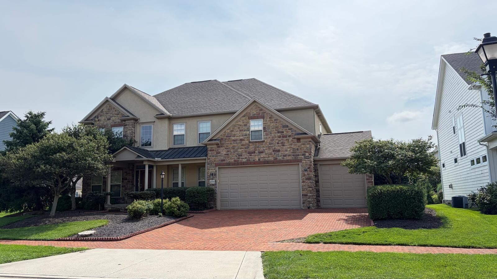Property Photo:  4558 Hirth Hill E Road  OH 43123 