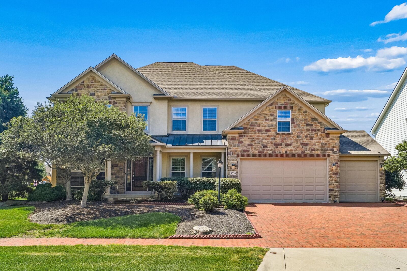 Property Photo:  4558 Hirth Hill E Road  OH 43123 