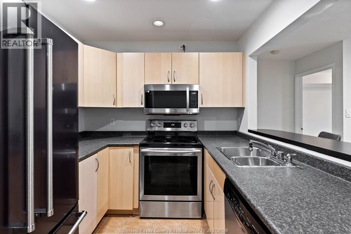 Property Photo:  3000 Sandwich Street East 413  ON N9C 4G3 