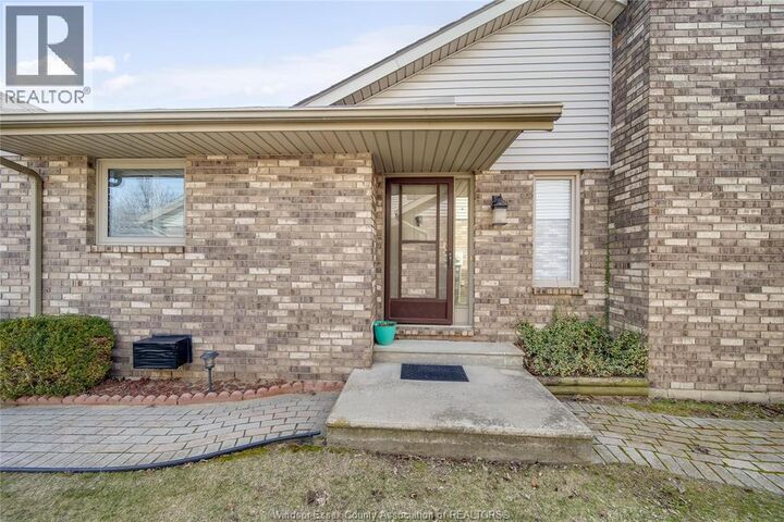 Property Photo:  26 Cheyenne Court  ON N8H 5E3 