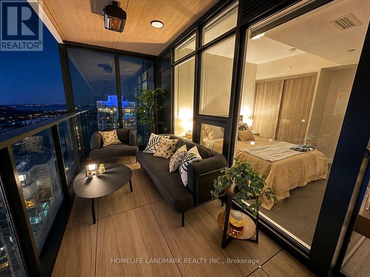 Property Photo:  3 Concord Cityplace Way 5309  ON M5V 0X4 