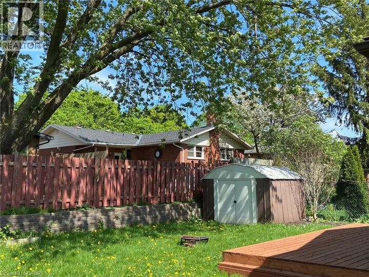 Property Photo:  194 River Road East Upper  ON N2B 2G8 