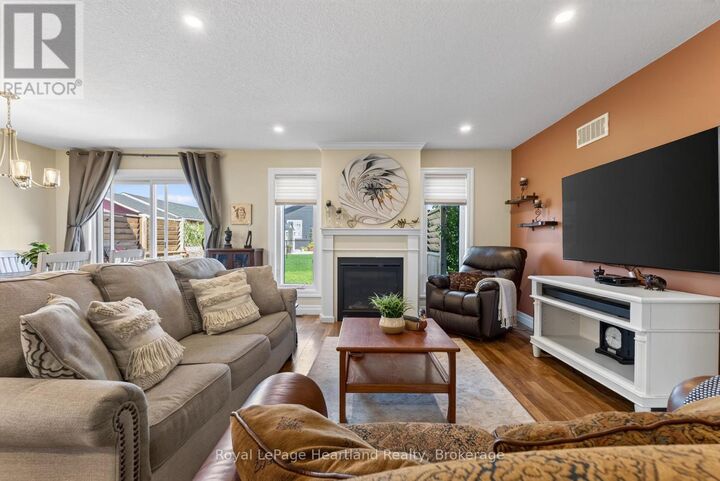 Property Photo:  12 Windward Way North  ON N7A 0C6 