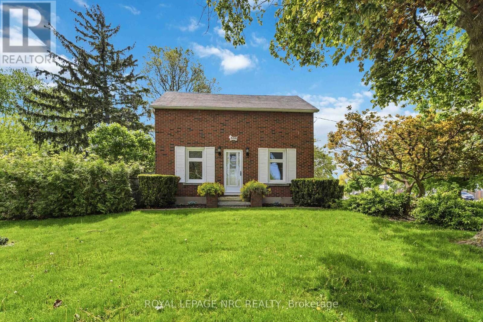 Property Photo:  304 Scott Street South  ON L2N 1J5 