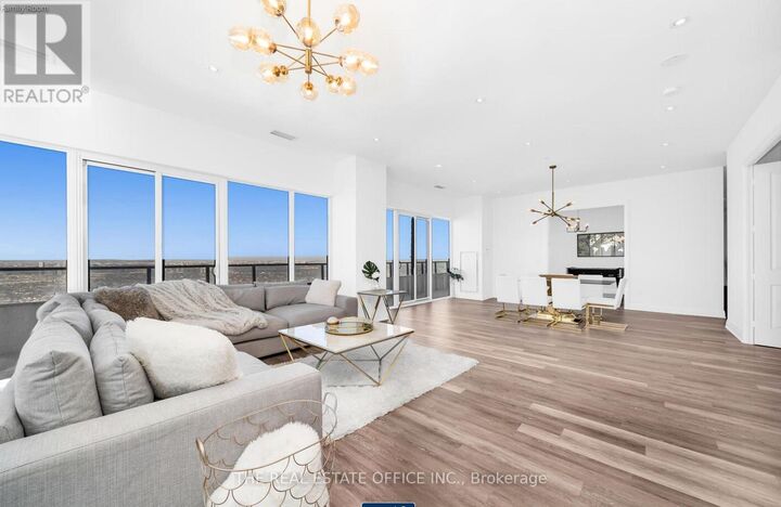 Property Photo:  30 Shore Breeze Drive Uph01a  ON M8V 0J1 