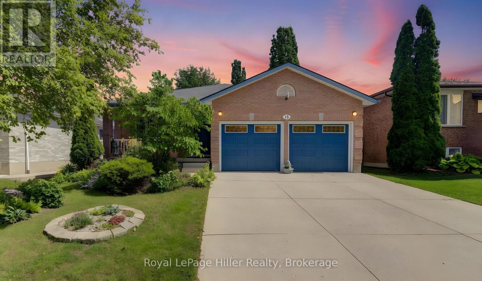 Property Photo:  15 McQueen Court  ON N4Z 1H5 