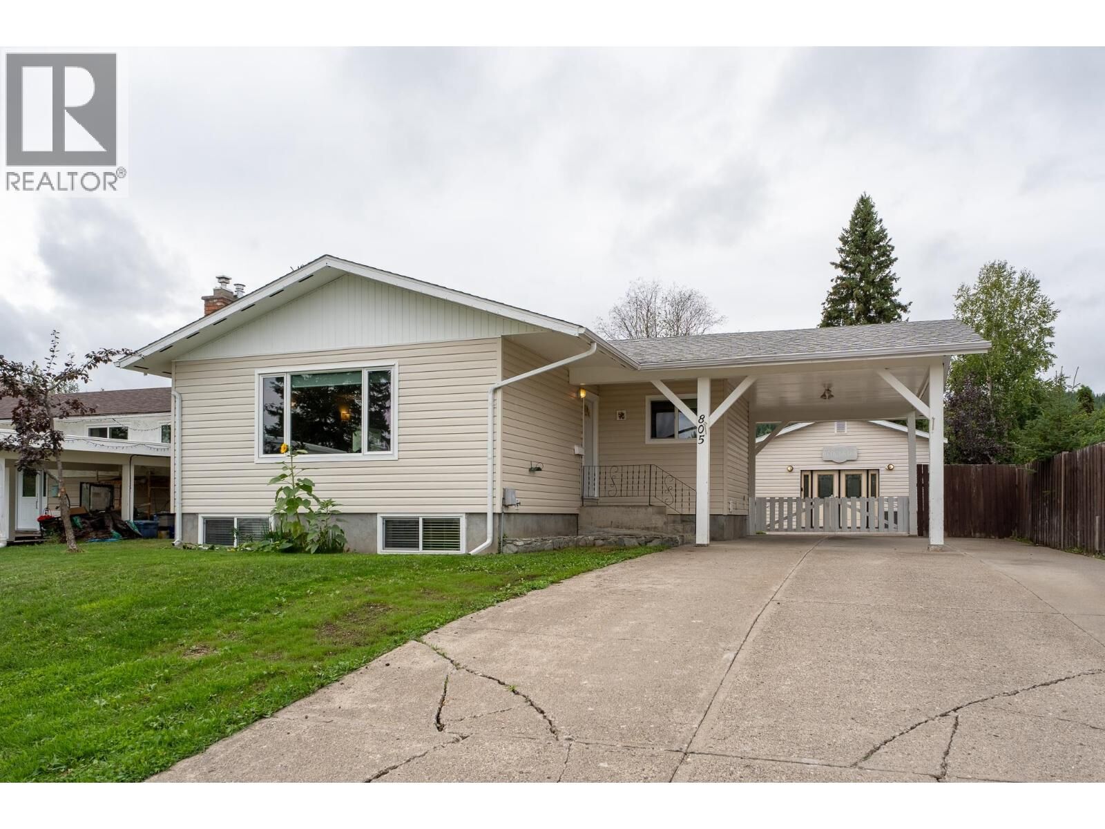 Property Photo:  805 Faulkner Crescent  BC V2M 5E1 
